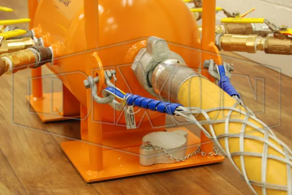 air tank manifold with whipsock